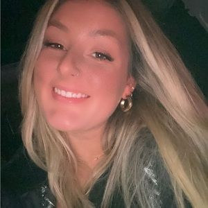 Meet your posher.✨🌙